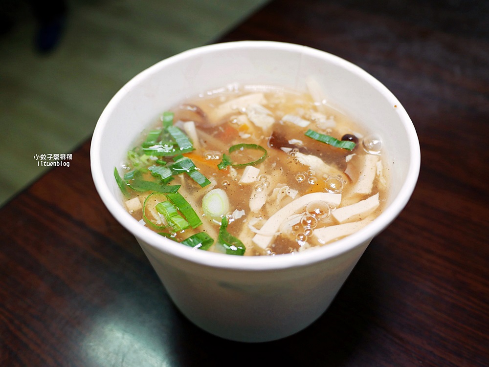 士林美食「阿堂鍋貼水餃」天母人推薦的排隊級鍋貼現包現煎 士林美食「阿堂鍋貼水餃」天母人推薦的排隊級鍋貼現包現煎