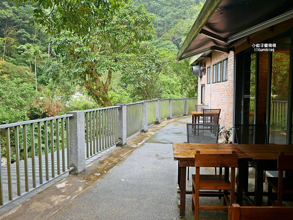 三峽美食「正德居」紅磚古厝、吊橋溪流山嵐，隱世感滿滿