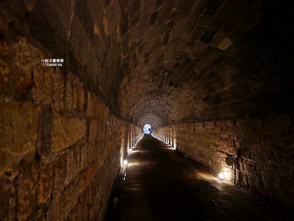 基隆新景點「劉銘傳隧道」重現台灣第一條清代鐵路隧道，獅球嶺砲台俯瞰街市基隆嶼