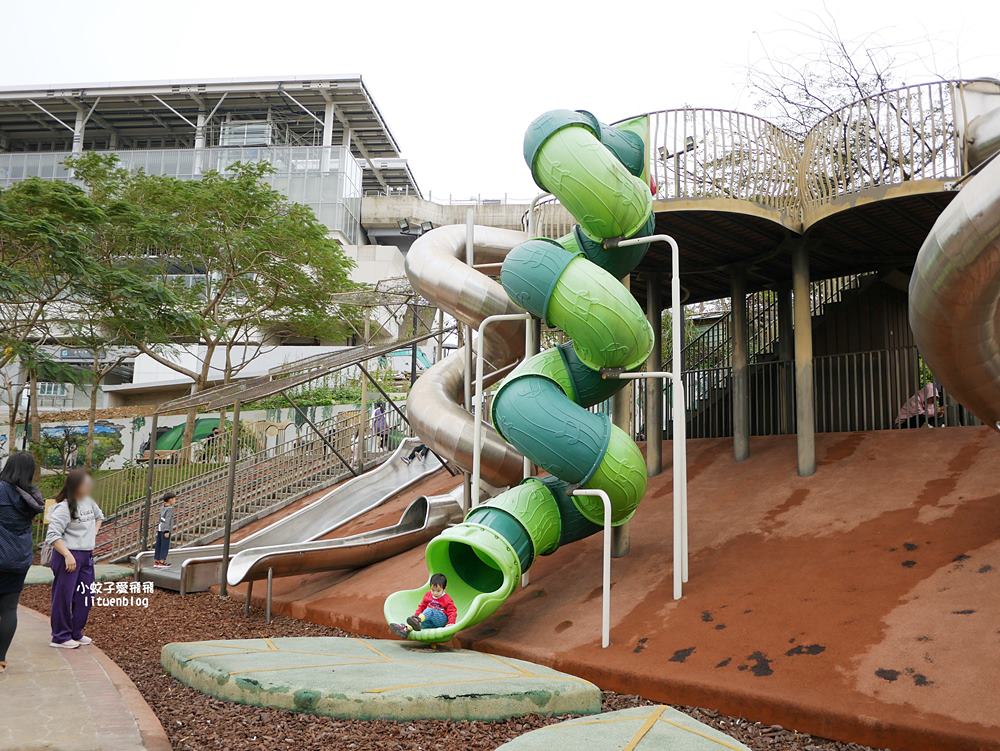 2026鶯歌永吉公園3D彩繪花廊步道、豐富兒童遊戲設施,炮仗花熱門景點,三鶯線永吉公園站 2026鶯歌永吉公園3D彩繪花廊步道、豐富兒童遊戲設施,炮仗花熱門景點,三鶯線永吉公園站