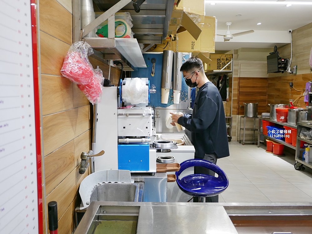 「北投本土味明泉紅茶」北投三大老牌茶飲店之一，紅茶&奶蜜系列是主力