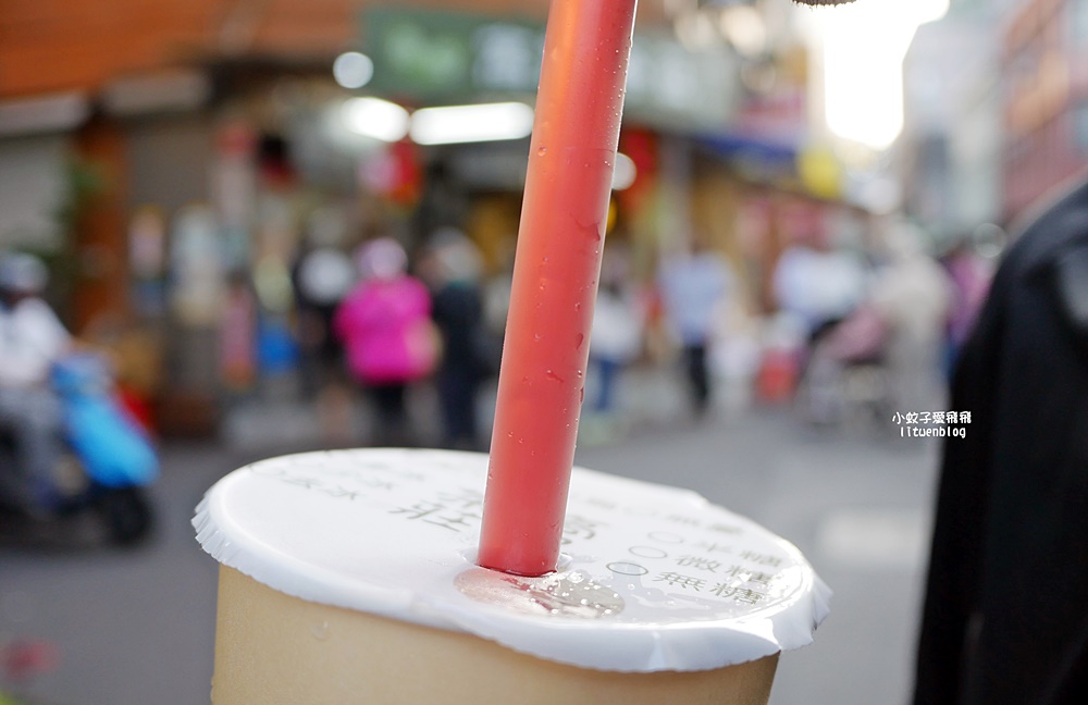 北投市場「北投高記茶莊總店」超人氣茶飲1公升裝才賣30元,袋裝最接地氣 北投市場「北投高記茶莊總店」超人氣茶飲1公升裝才賣30元,袋裝最接地氣