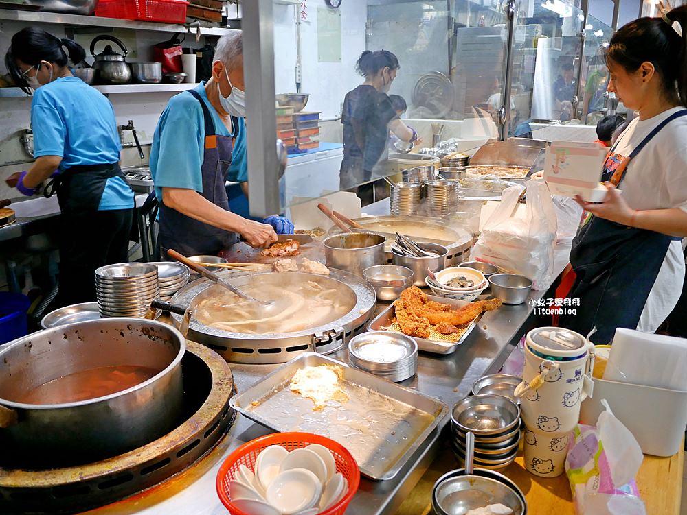 北投市場美食「黃家酸菜滷肉飯」滷肉飯清爽不油膩在地人愛