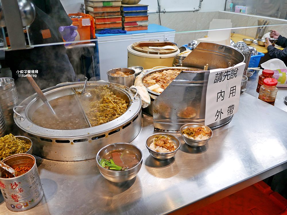 北投市場美食「黃家酸菜滷肉飯」滷肉飯清爽不油膩在地人愛