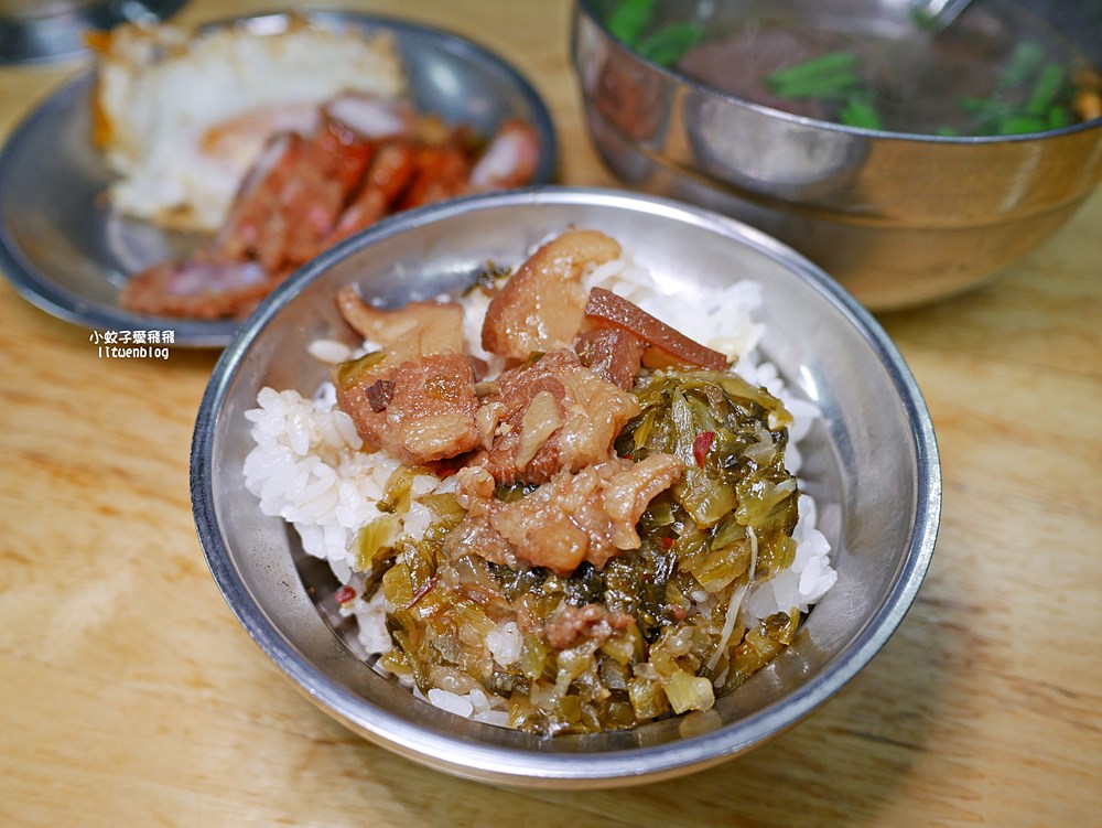 北投市場美食「黃家酸菜滷肉飯」滷肉飯清爽不油膩在地人愛 北投市場美食「黃家酸菜滷肉飯」滷肉飯清爽不油膩在地人愛