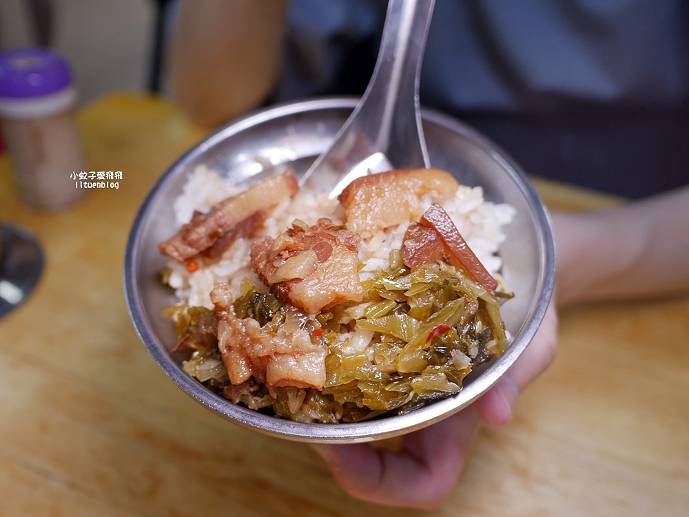 北投市場美食「黃家酸菜滷肉飯」滷肉飯清爽不油膩在地人愛 北投市場美食「黃家酸菜滷肉飯」滷肉飯清爽不油膩在地人愛