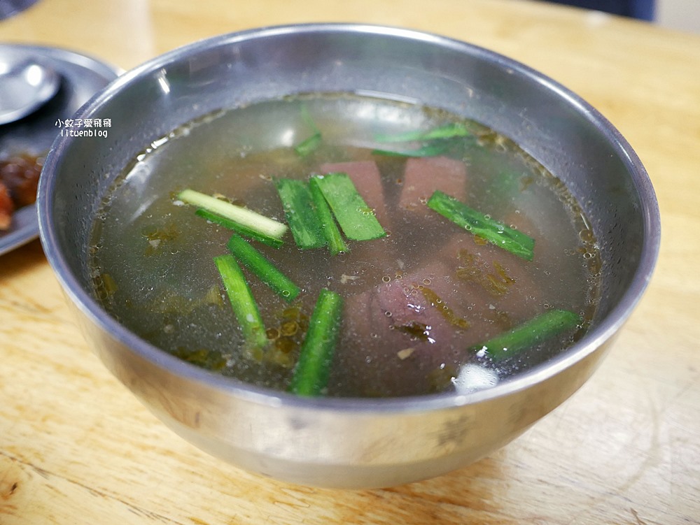 北投市場美食「黃家酸菜滷肉飯」滷肉飯清爽不油膩在地人愛