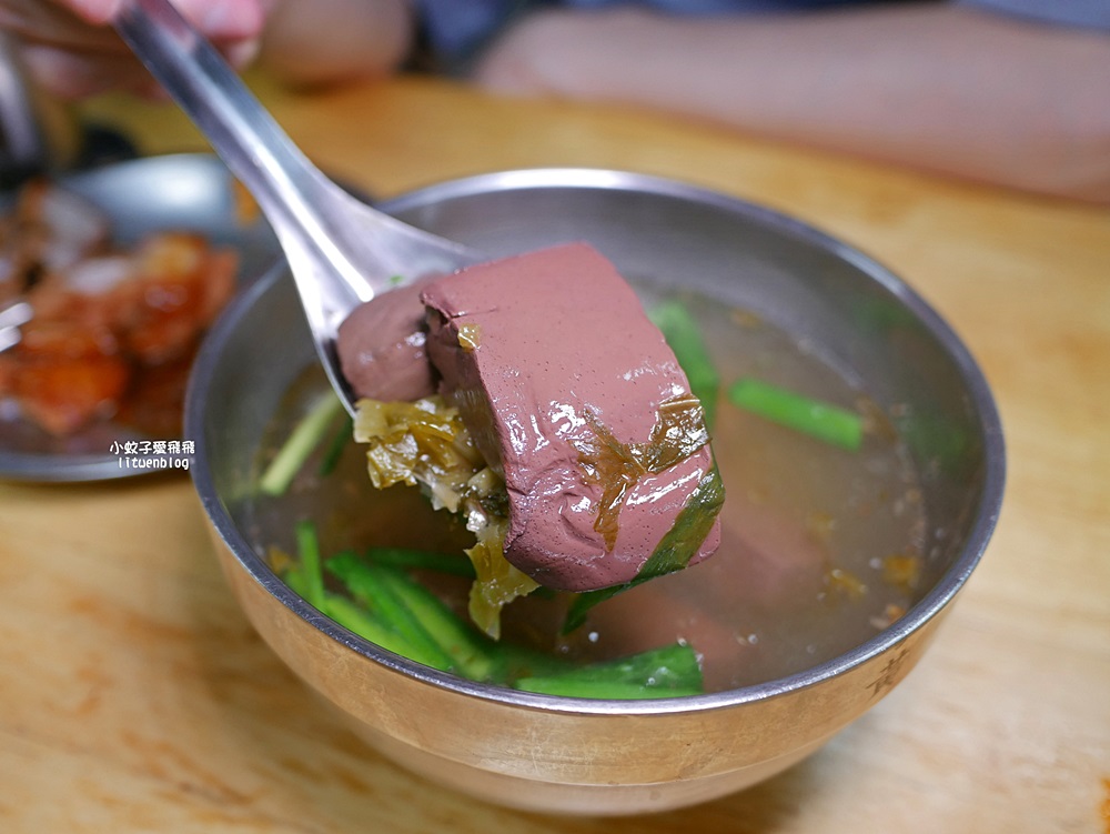 北投市場美食「黃家酸菜滷肉飯」滷肉飯清爽不油膩在地人愛 北投市場美食「黃家酸菜滷肉飯」滷肉飯清爽不油膩在地人愛