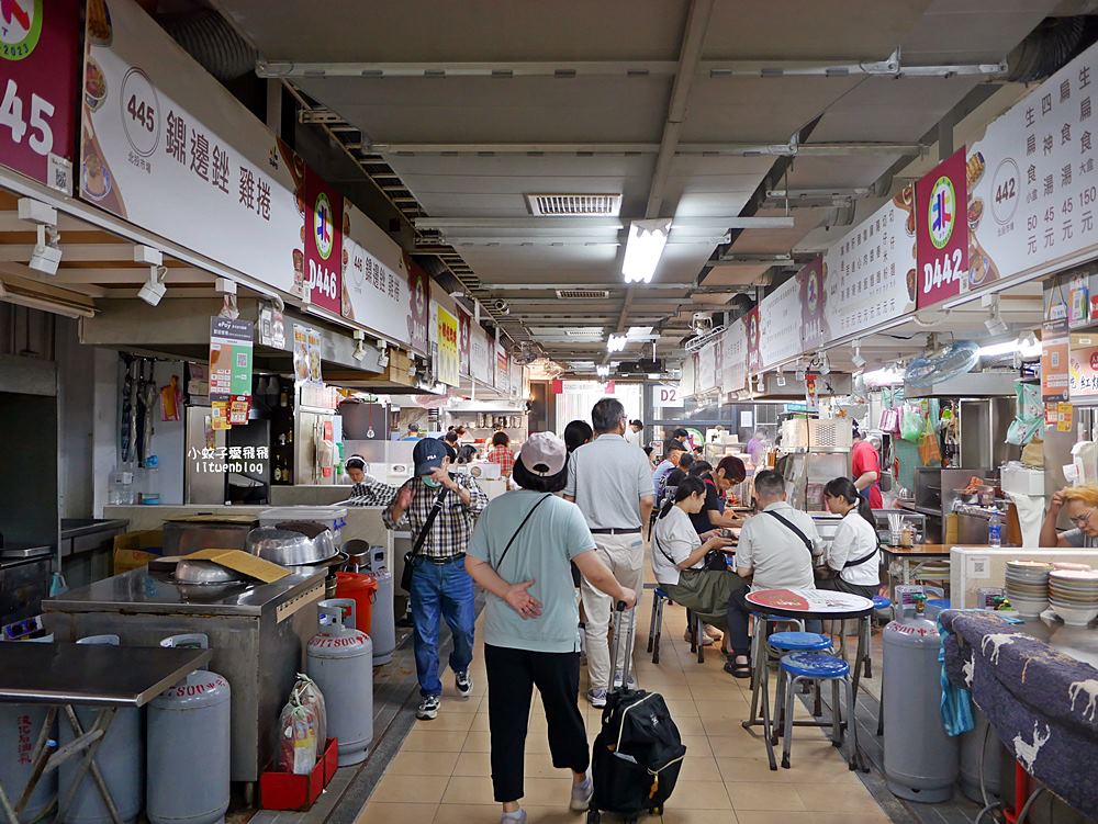 北投市場美食「矮仔財滷肉飯」近半世紀滋味，北投最夯黑金滷肉飯