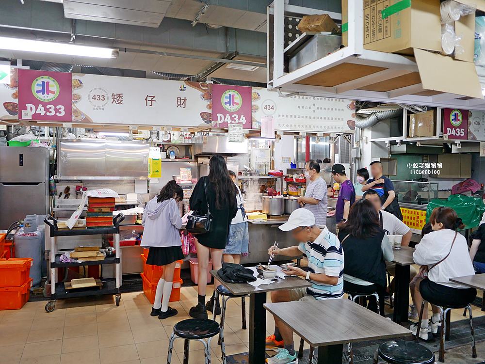 北投市場美食「矮仔財滷肉飯」近半世紀滋味，北投最夯黑金滷肉飯