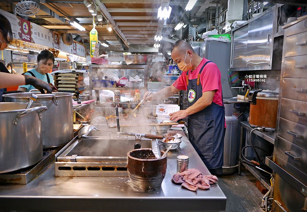 北投市場美食「矮仔財滷肉飯」近半世紀滋味，北投最夯黑金滷肉飯