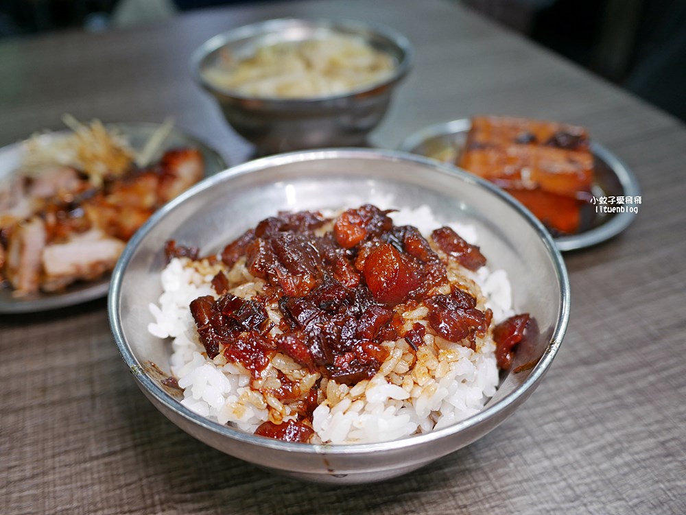 北投市場美食「矮仔財滷肉飯」近半世紀滋味，北投最夯黑金滷肉飯