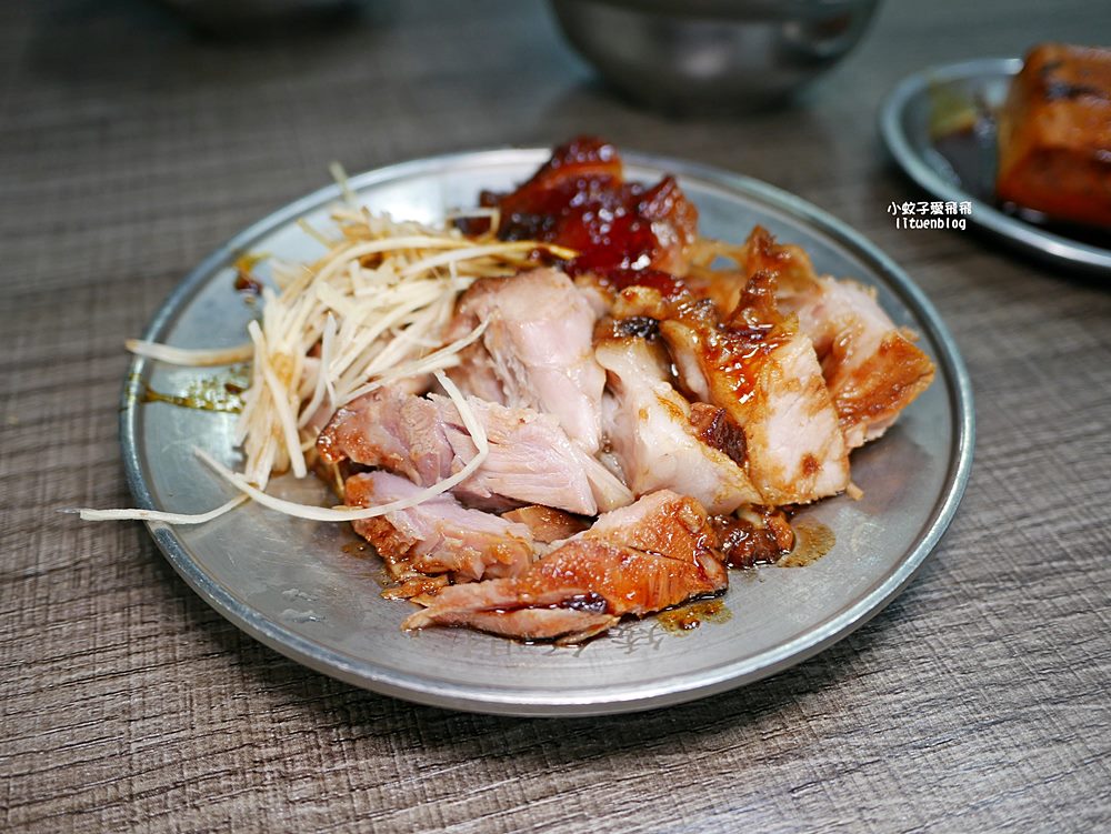 北投市場美食「矮仔財滷肉飯」近半世紀滋味，北投最夯黑金滷肉飯
