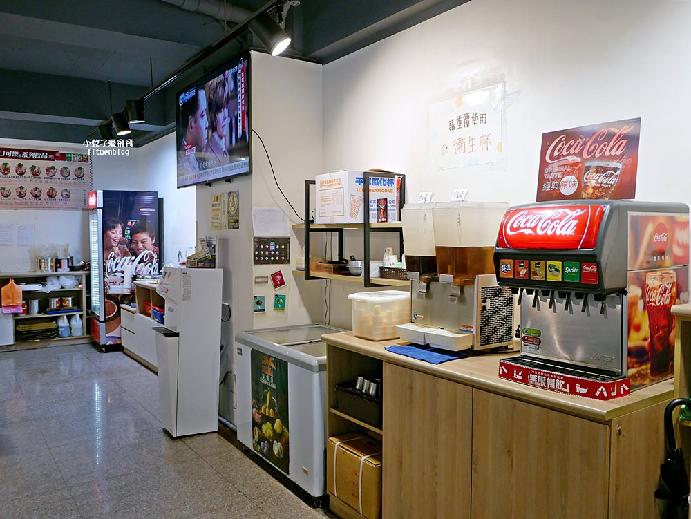 三峽北大火鍋「八鍋臭臭鍋、八鍋小火鍋北大店」19種湯頭+肉燥飯飲料冰淇淋吃到飽,三鶯線三峽站 三峽北大火鍋「八鍋臭臭鍋、八鍋小火鍋北大店」19種湯頭+肉燥飯飲料冰淇淋吃到飽,三鶯線三峽站