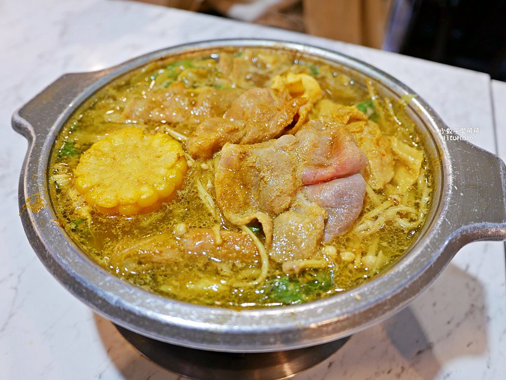 三峽北大火鍋「八鍋臭臭鍋、八鍋小火鍋北大店」19種湯頭+肉燥飯飲料冰淇淋吃到飽,三鶯線三峽站 三峽北大火鍋「八鍋臭臭鍋、八鍋小火鍋北大店」19種湯頭+肉燥飯飲料冰淇淋吃到飽,三鶯線三峽站