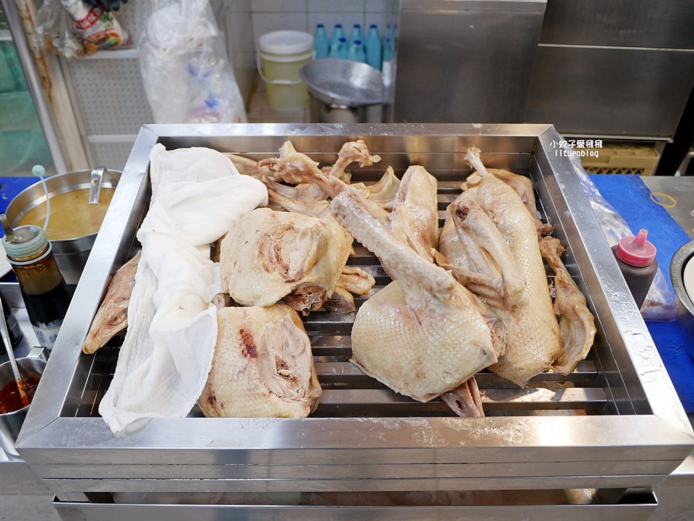 麟光站美食「阿輝鵝肉店」黎孝公園旁沒有招牌的人氣鵝肉小吃