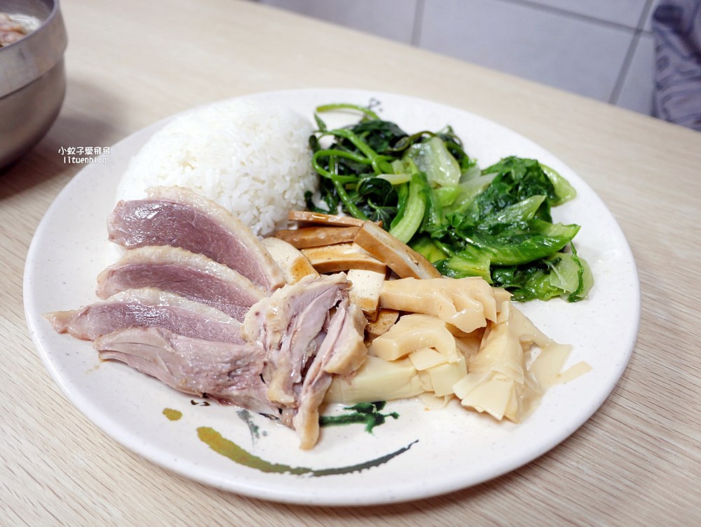 麟光站美食「阿輝鵝肉店」黎孝公園旁沒有招牌的人氣鵝肉小吃