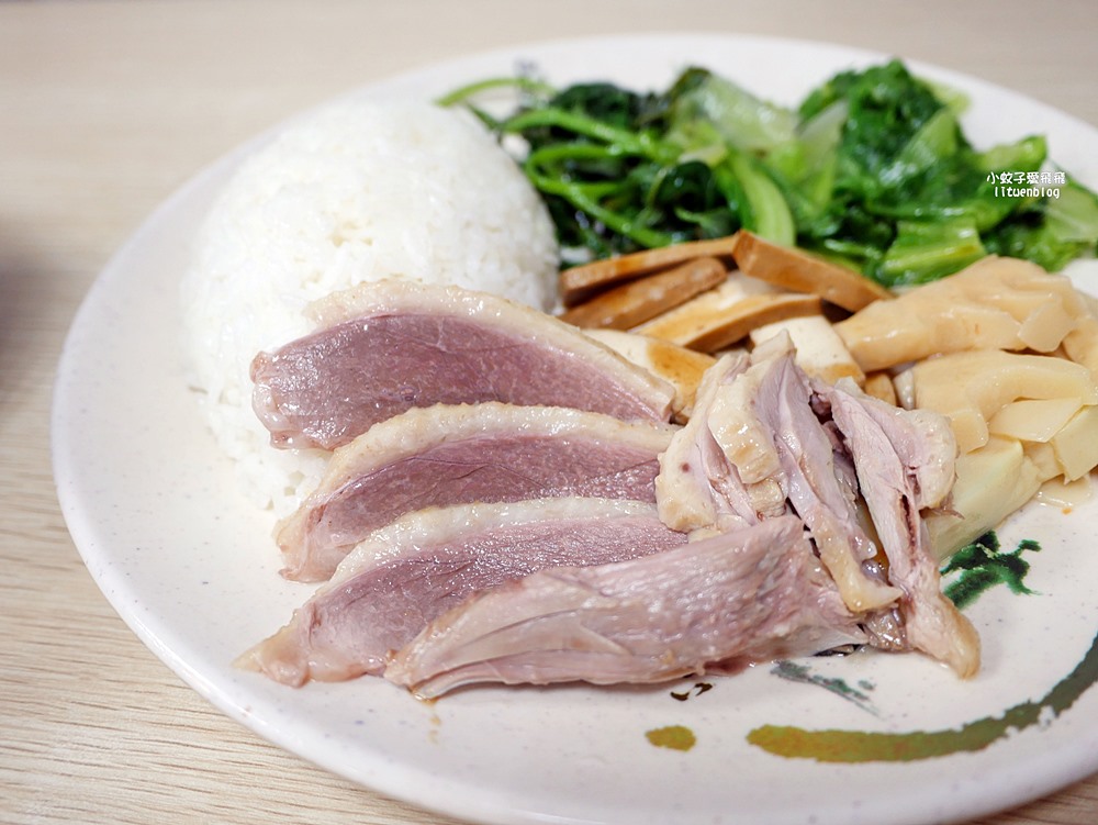 麟光站美食「阿輝鵝肉店」黎孝公園旁沒有招牌的人氣鵝肉小吃