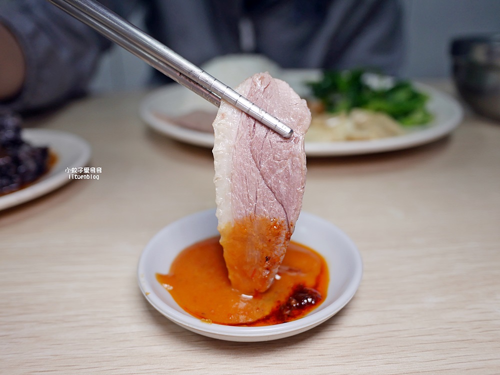 麟光站美食「阿輝鵝肉店」黎孝公園旁沒有招牌的人氣鵝肉小吃