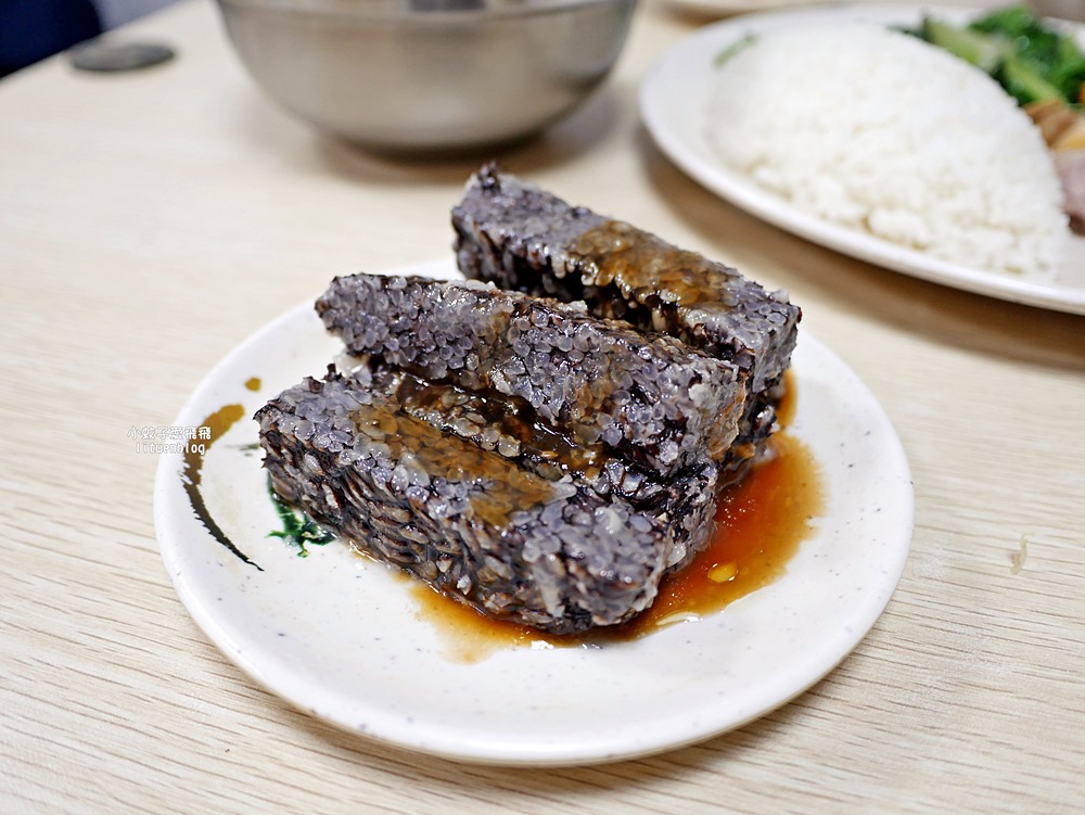 麟光站美食「阿輝鵝肉店」黎孝公園旁沒有招牌的人氣鵝肉小吃