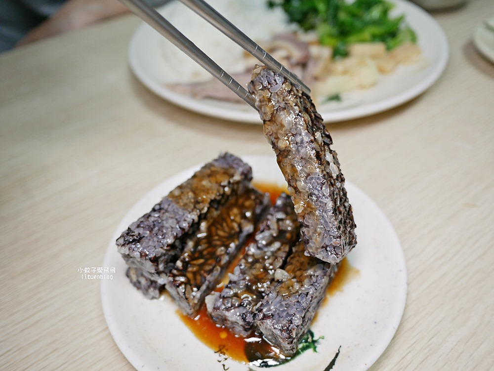 麟光站美食「阿輝鵝肉店」黎孝公園旁沒有招牌的人氣鵝肉小吃