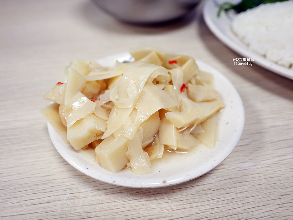 麟光站美食「阿輝鵝肉店」黎孝公園旁沒有招牌的人氣鵝肉小吃