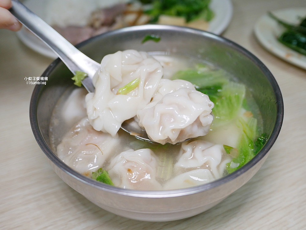 麟光站美食「阿輝鵝肉店」黎孝公園旁沒有招牌的人氣鵝肉小吃