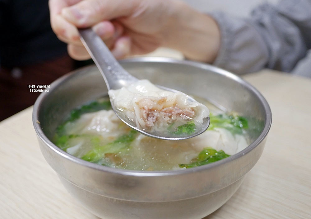 麟光站美食「阿輝鵝肉店」黎孝公園旁沒有招牌的人氣鵝肉小吃