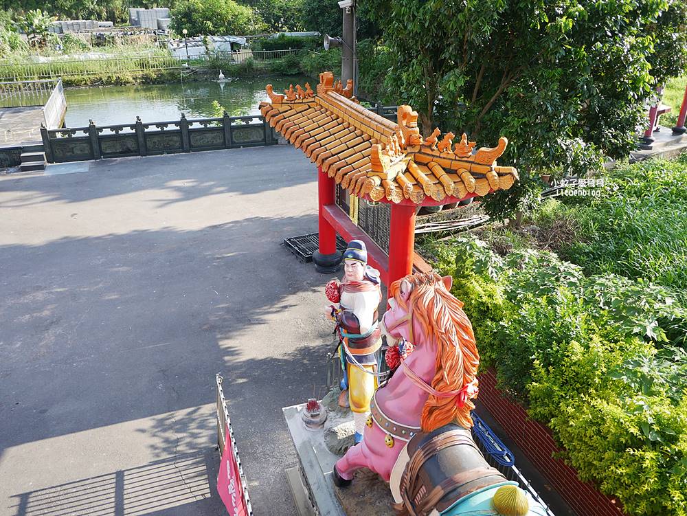 三峽景點「廣行宮」200年老帝君傳奇Q版彩繪牆，三鶯線龍埔站