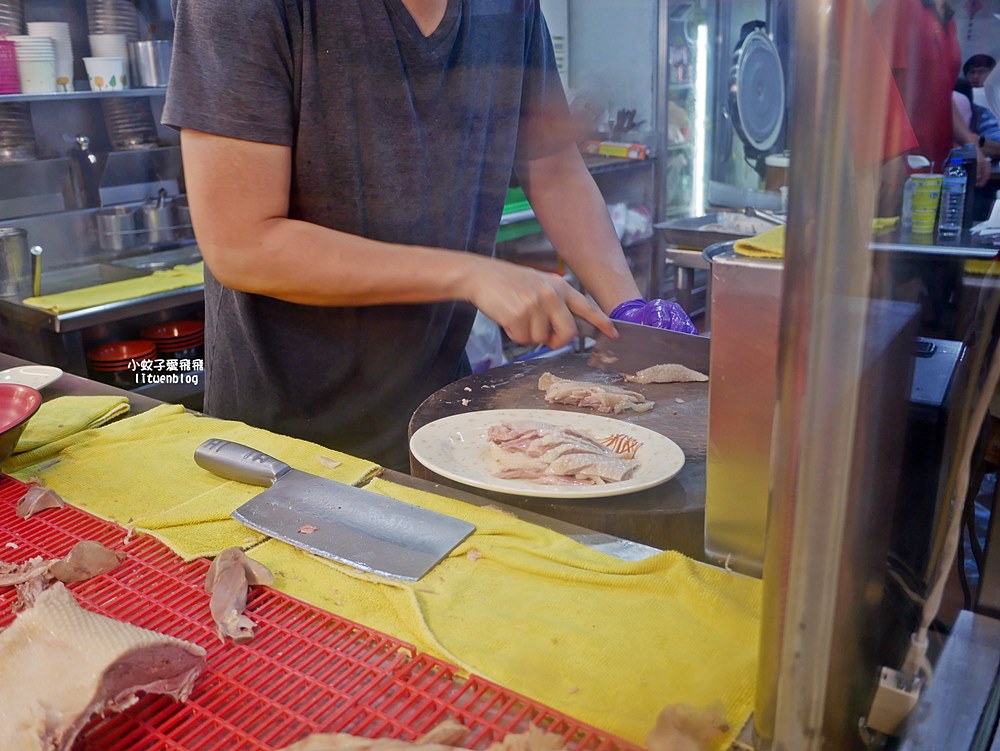 萬芳醫院站美食「三福傳統鵝肉店」百元有找鵝肉飯，藥膳鵝湯免費無限喝