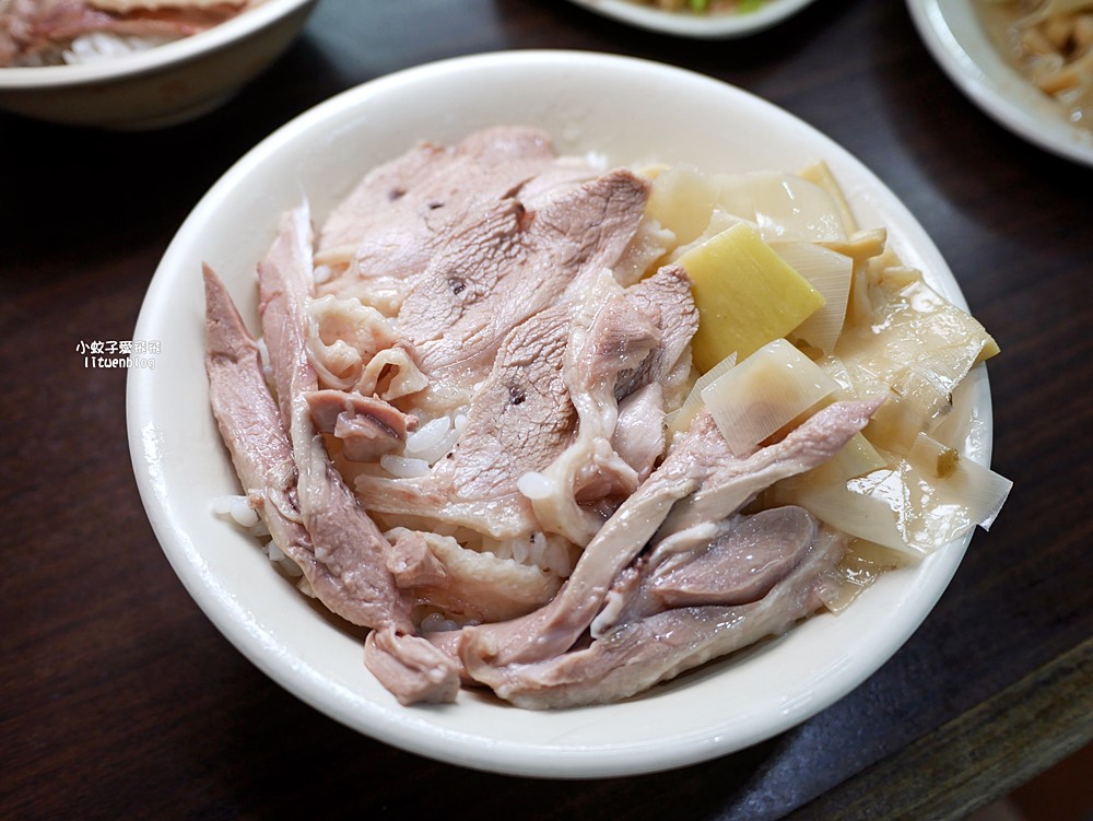 萬芳醫院站美食「三福傳統鵝肉店」百元有找鵝肉飯，藥膳鵝湯免費無限喝
