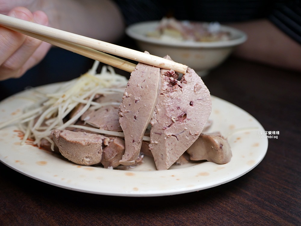 萬芳醫院站美食「三福傳統鵝肉店」百元有找鵝肉飯，藥膳鵝湯免費無限喝