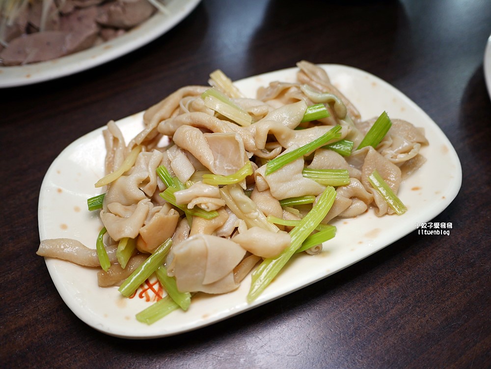 萬芳醫院站美食「三福傳統鵝肉店」百元有找鵝肉飯，藥膳鵝湯免費無限喝