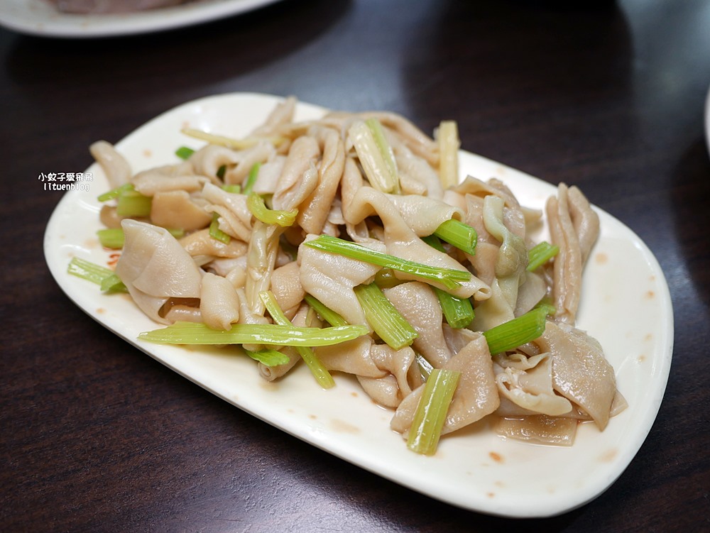 萬芳醫院站美食「三福傳統鵝肉店」百元有找鵝肉飯，藥膳鵝湯免費無限喝