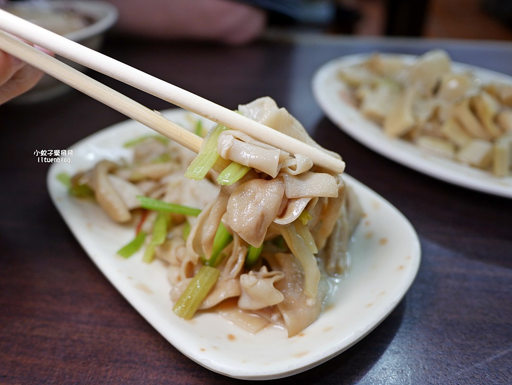 萬芳醫院站美食「三福傳統鵝肉店」百元有找鵝肉飯，藥膳鵝湯免費無限喝