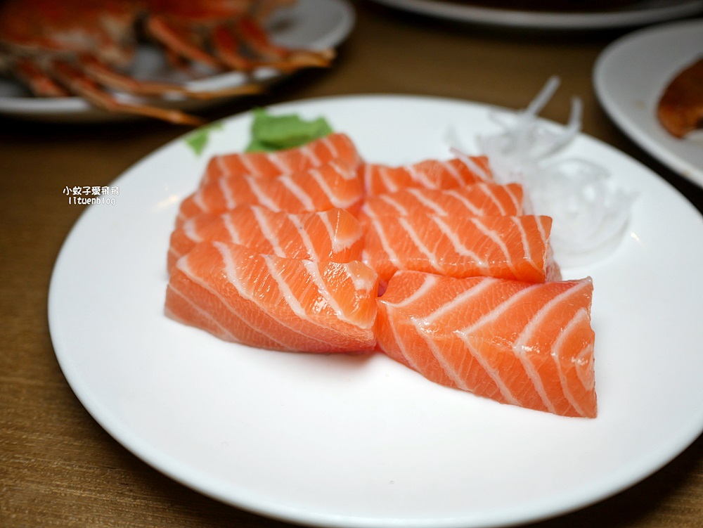 茹曦酒店SUNNY BUFFET自助餐廳首創手工披薩內用再加贈一份，還能免費外帶！