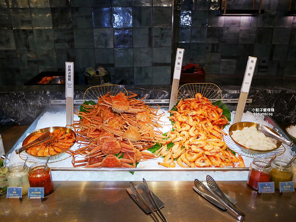 茹曦酒店SUNNY BUFFET自助餐廳首創手工披薩內用再加贈一份，還能免費外帶！