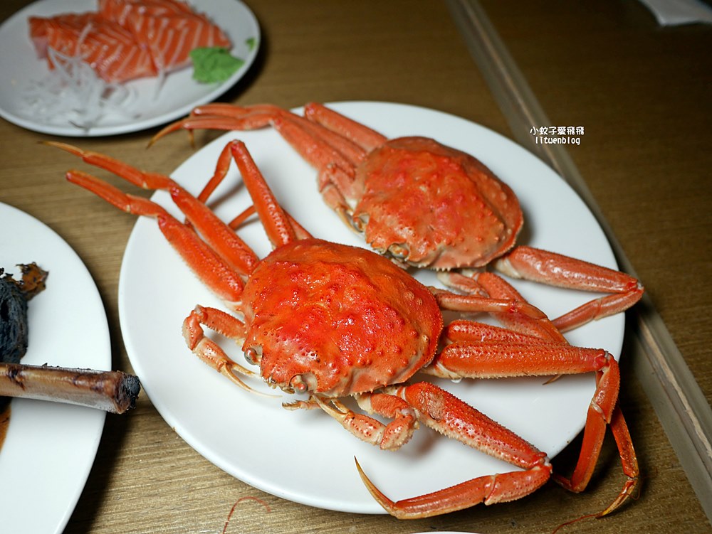 茹曦酒店SUNNY BUFFET自助餐廳首創手工披薩內用再加贈一份，還能免費外帶！