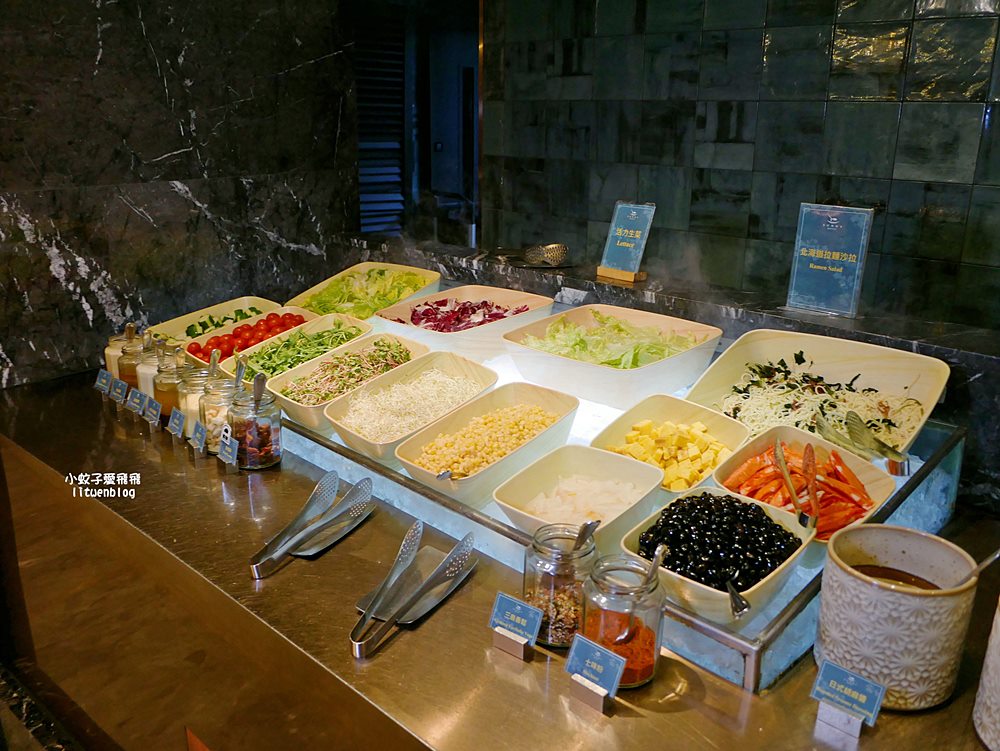 茹曦酒店SUNNY BUFFET自助餐廳首創手工披薩內用再加贈一份，還能免費外帶！