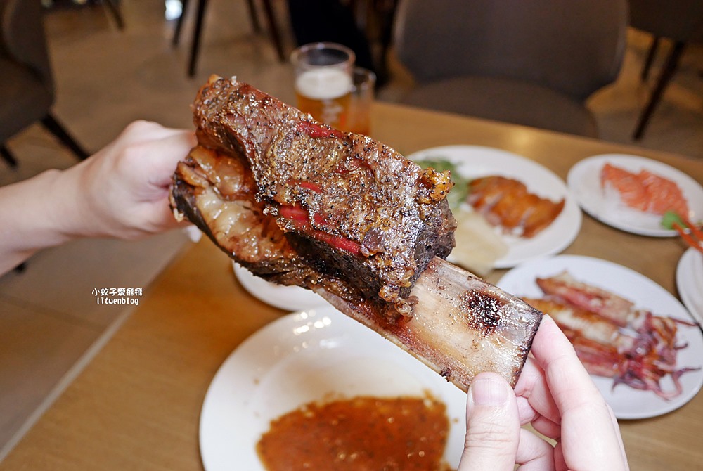 茹曦酒店SUNNY BUFFET自助餐廳首創手工披薩內用再加贈一份，還能免費外帶！