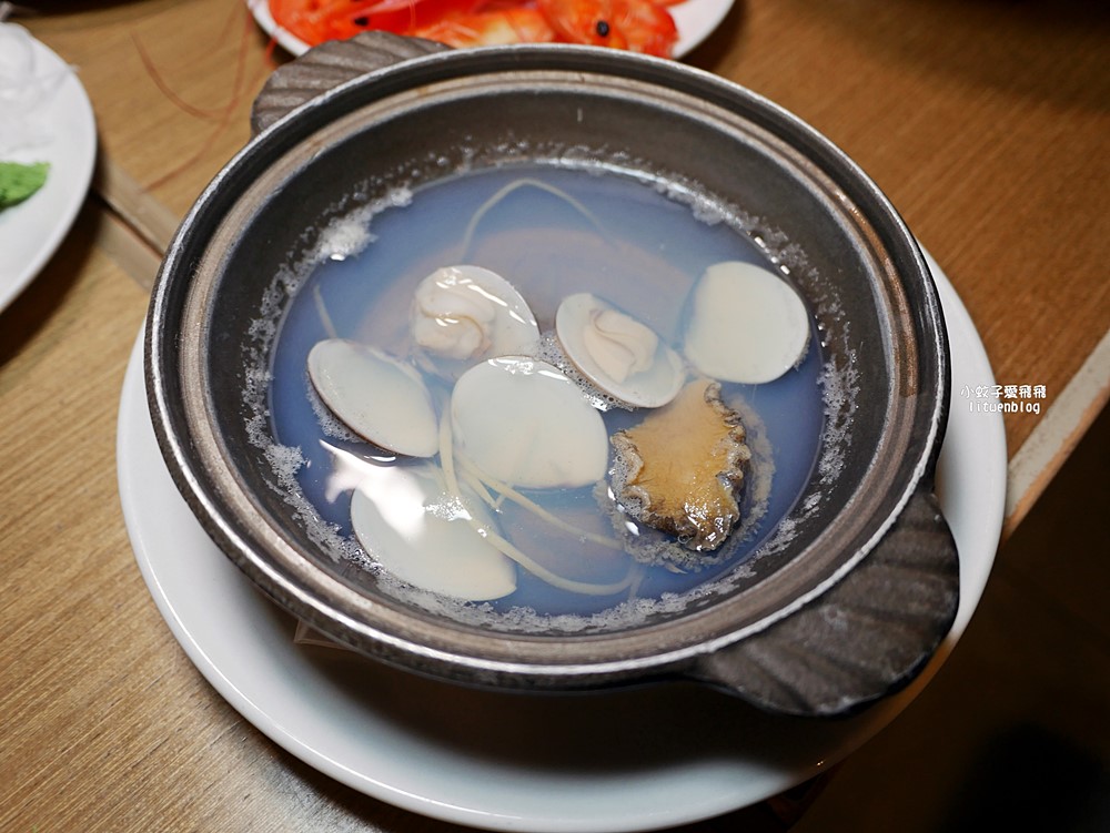 茹曦酒店SUNNY BUFFET自助餐廳首創手工披薩內用再加贈一份，還能免費外帶！