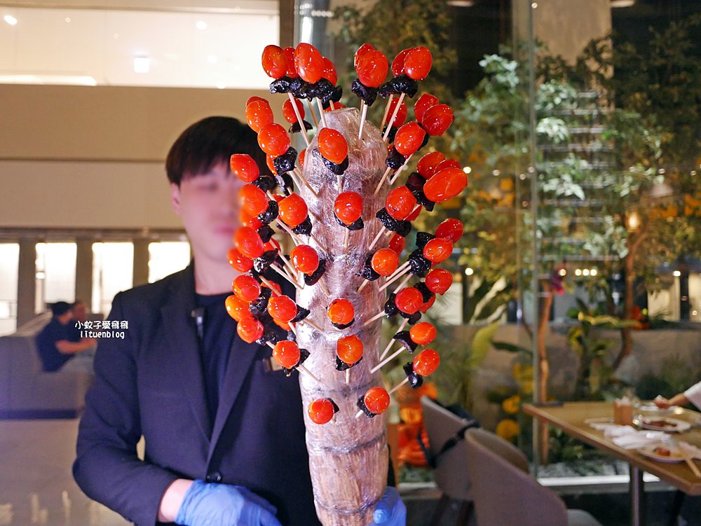 茹曦酒店SUNNY BUFFET自助餐廳首創手工披薩內用再加贈一份，還能免費外帶！