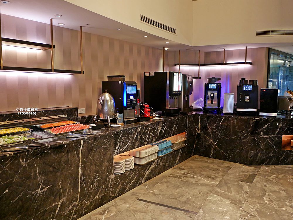茹曦酒店SUNNY BUFFET自助餐廳首創手工披薩內用再加贈一份，還能免費外帶！