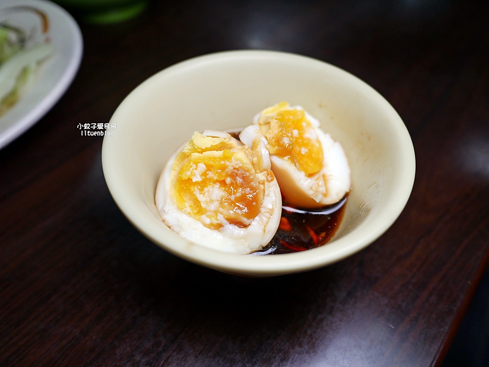 吳興街美食「加油添醋烏醋乾麵」二訪平凡味美乾拌麵,辣泡蛋帶勁開胃 吳興街美食「加油添醋烏醋乾麵」二訪平凡味美乾拌麵,辣泡蛋帶勁開胃