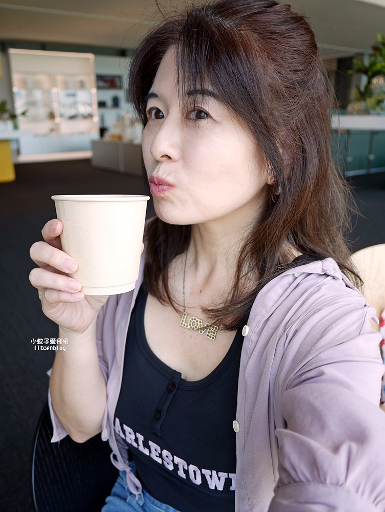 鶯歌咖啡「光盒子Lumi Lounge」不限時賞三鶯線橫越大漢溪無敵景觀