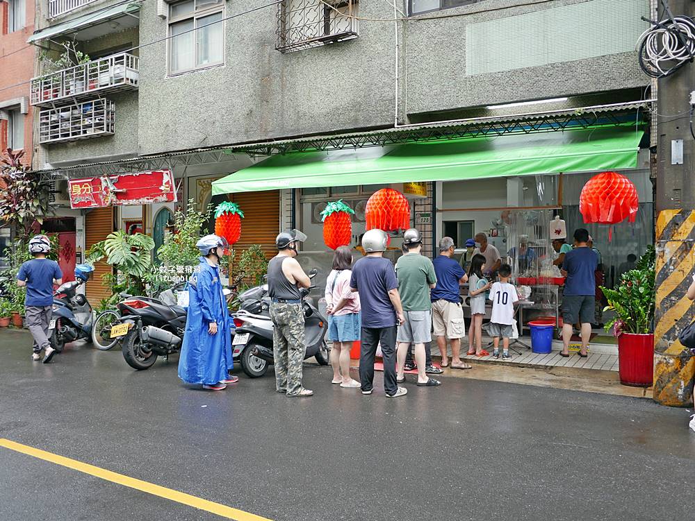 北投美食「漢奇肉羹」於奇岩站正式落腳，魚漿裹豬後腿肉飽滿新鮮