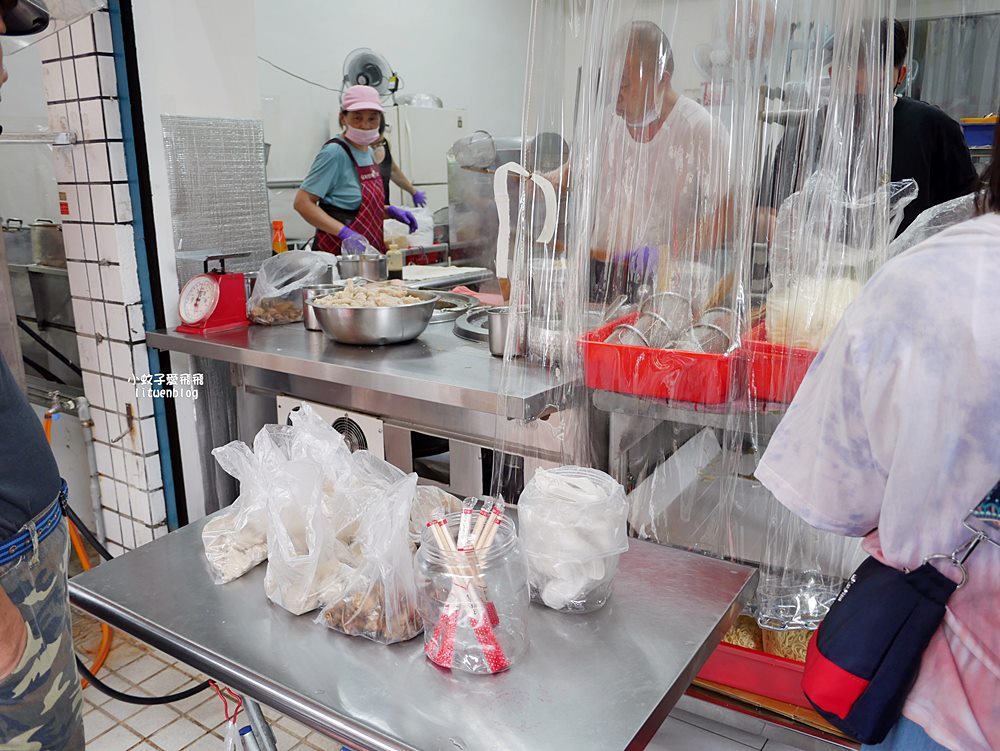 北投美食「漢奇肉羹」於奇岩站正式落腳，魚漿裹豬後腿肉飽滿新鮮