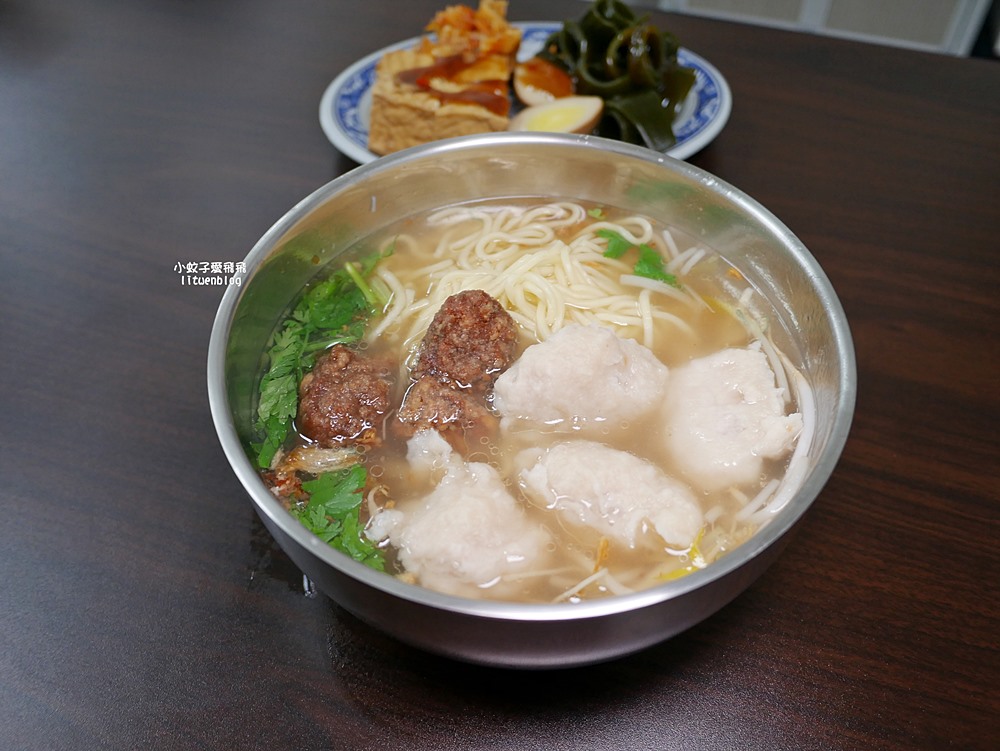 北投美食「漢奇肉羹」於奇岩站正式落腳，魚漿裹豬後腿肉飽滿新鮮