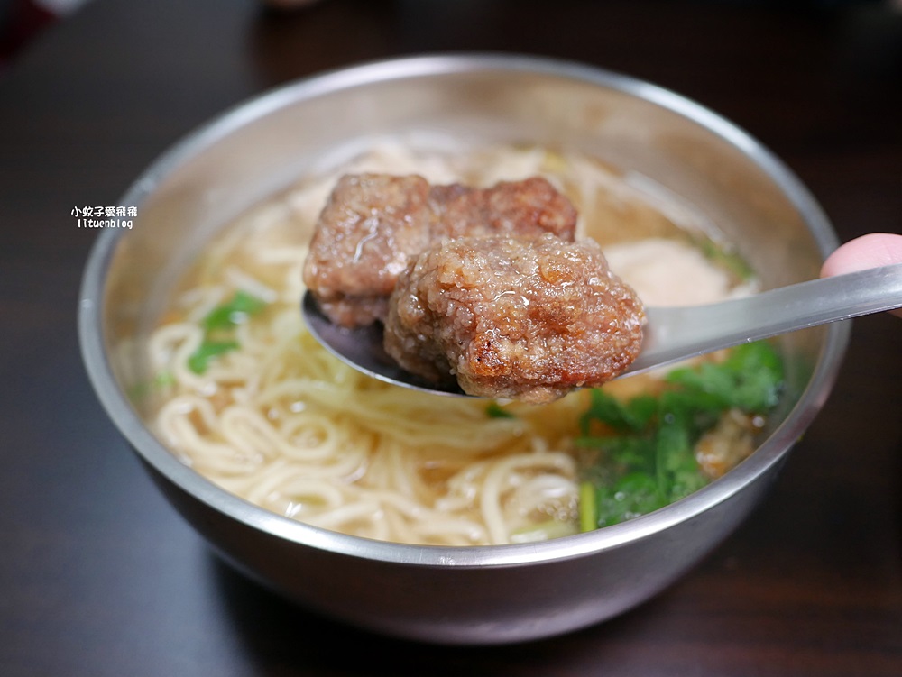 北投美食「漢奇肉羹」於奇岩站正式落腳，魚漿裹豬後腿肉飽滿新鮮