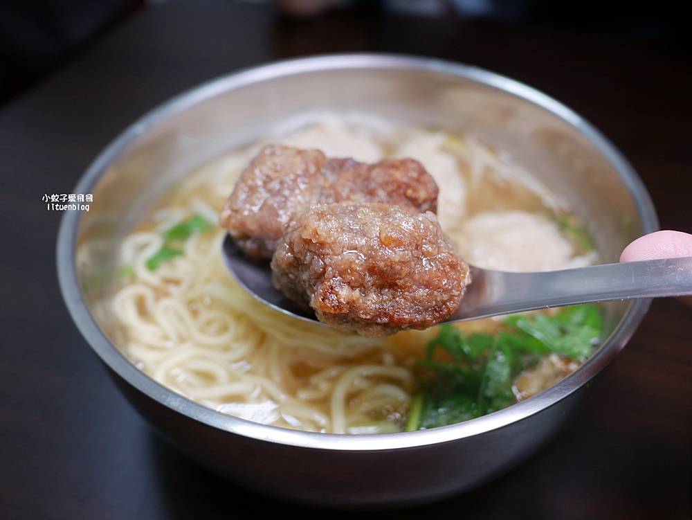 北投美食「漢奇肉羹」於奇岩站正式落腳，魚漿裹豬後腿肉飽滿新鮮